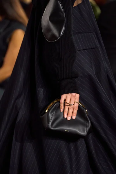 Look 26